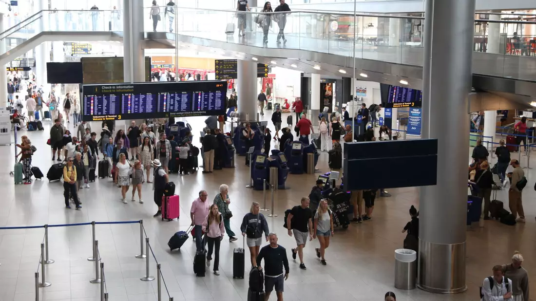 Am Flughafen Kopenhagen wurden Drohnen gesichtet. (Illustration) - Bild: Steffen Trumpf/dpa