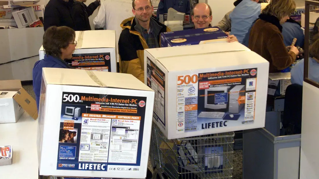 Das gute Preis-Leistungs-Verhältnis der Aldi-PCs lockte viele Kunden an. (Archivbild) - Bild: picture-alliance / dpa