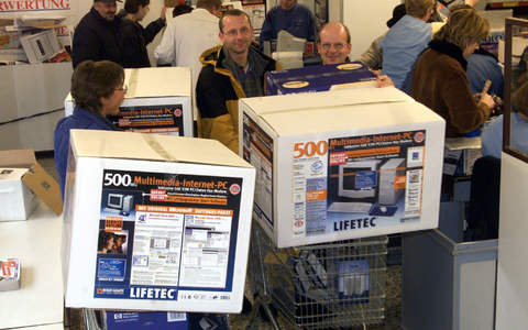 Das gute Preis-Leistungs-Verhältnis der Aldi-PCs lockte viele Kunden an. (Archivbild) - Foto: picture-alliance / dpa