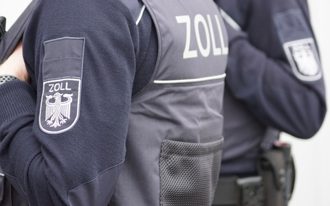 HZA-A: Dreitägige Mindestlohn-Sonderprüfung des Hauptzollamts Augsburg / Der ZOLL im Einsatz für die Einhaltung des gesetzlichen Mindestlohns - Foto: presseportal.de