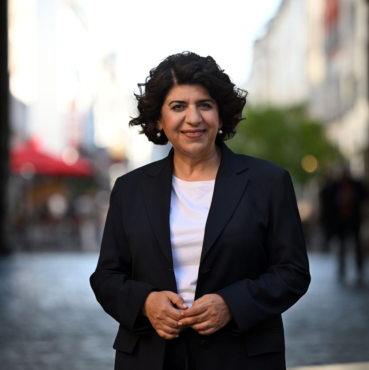 Berivan Aymaz könnte die erste grüne Oberbürgermeisterin einer deutschen Millionenstadt werden. - Foto: Federico Gambarini/dpa