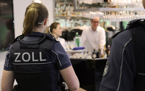 HZA-BS: Bundesweite Schwerpunktprüfung gegen Schwarzarbeit / Zoll führt Prüfungen im Hotel und Gaststättengewerbe durch - Foto: presseportal.de