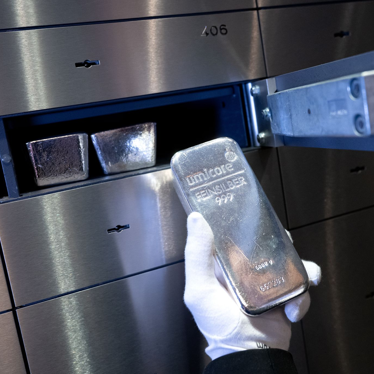 Auch Silber wird immer teurer. - Foto: Sven Hoppe/dpa