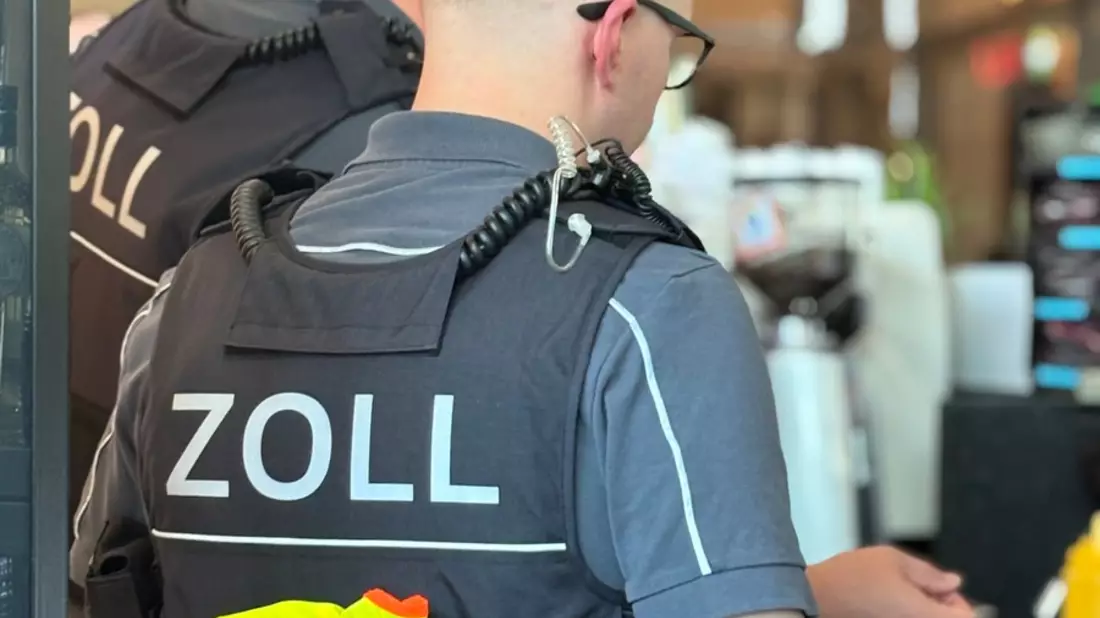 HZA-DU: Hauptzollamt Duisburg leitete knapp 70 Ermittlungsverfahren ein - Bundesweite Schwerpunktprüfung im Gaststätten- und Beherbergungsgewerbe - Bild: presseportal.de