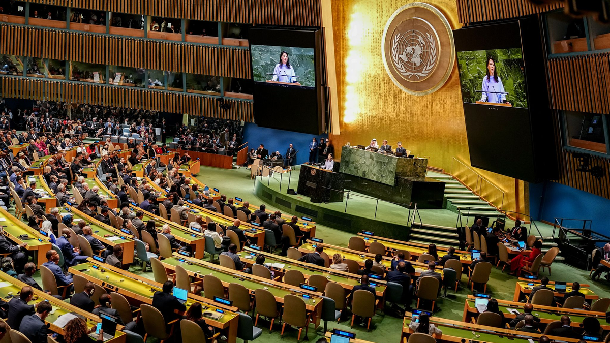 Die USA beschränken den Zugang zu Großhandelsmärkten und Luxusgütern für die iranische Delegation während deren Besuch bei der UN-Generalversammlung in New York. - Foto: Kay Nietfeld/dpa