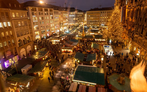 Die Höhe der Gebühren für lizenzierte Musik auf Weihnachtsmärkten soll sinken. (Symbolbild) - Foto: Peter Kneffel/dpa