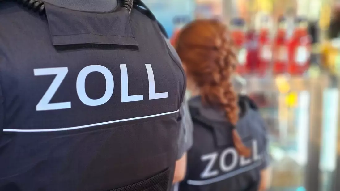 GZD: Zoll prüft das Hotel- und Gastronomiegewerbe - Bundesfinanzminister Klingbeil: Schwarzarbeit, illegale Beschäftigung und Ausbeutung müssen hart bekämpft werden. - Bild: presseportal.de