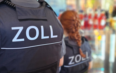 GZD: Zoll prüft das Hotel- und Gastronomiegewerbe - Bundesfinanzminister Klingbeil: Schwarzarbeit, illegale Beschäftigung und Ausbeutung müssen hart bekämpft werden. - Foto: presseportal.de