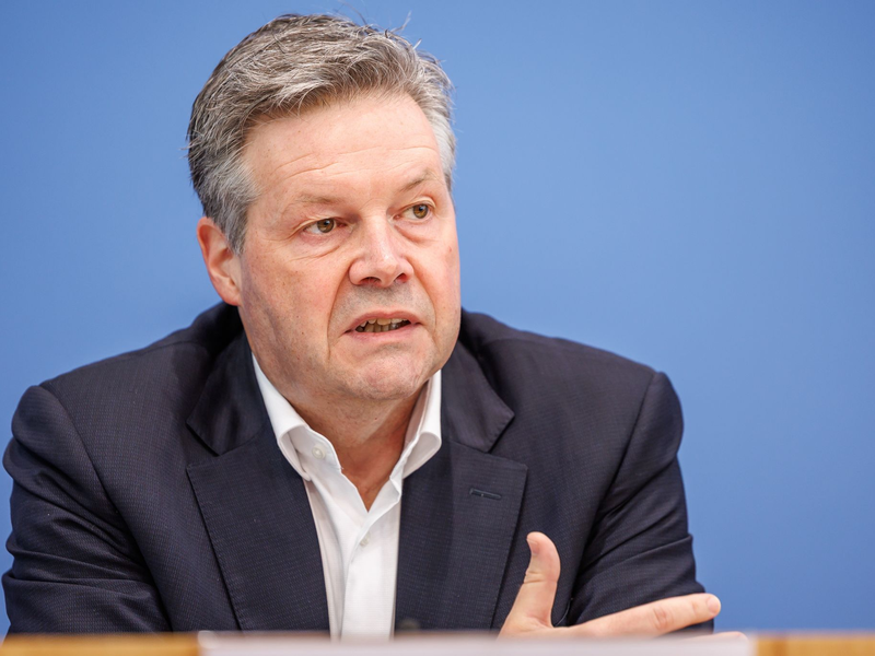 Dirk Rompf will den Chefposten bei Bahn-InfraGo nicht mehr antreten. (Archivbild) - Foto: Andreas Gora/dpa