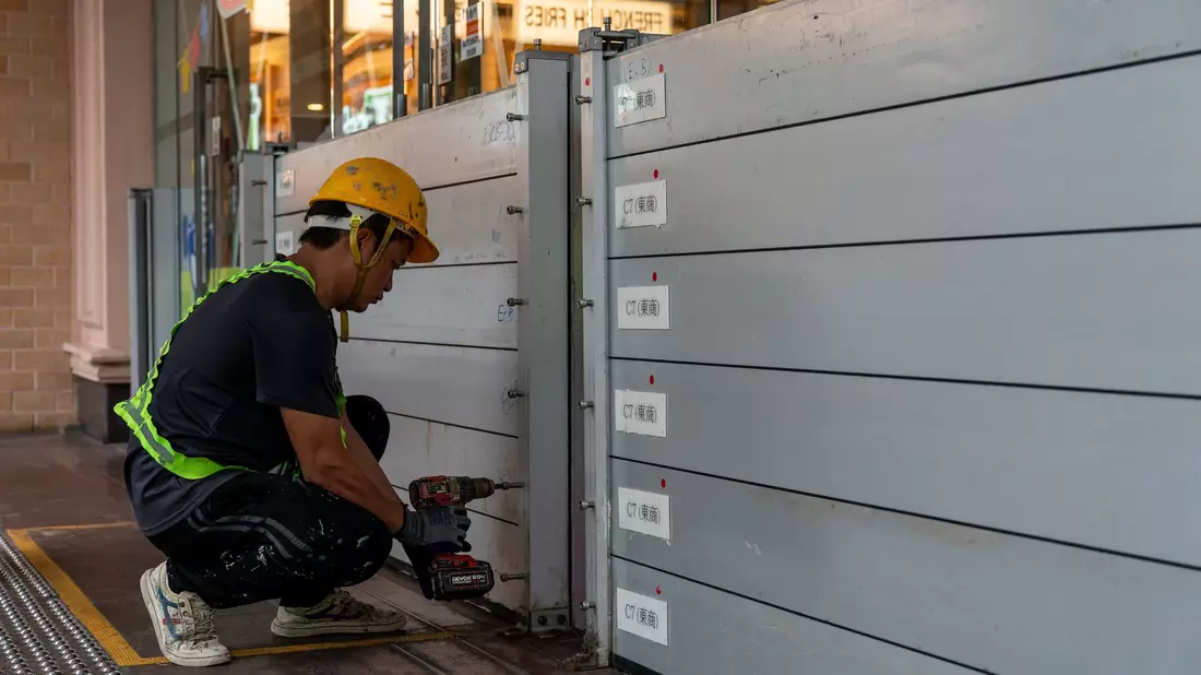Bereits seit Tagen bereitet sich Hongkong auf den Taifun vor.  - Bild: Vernon Yuen/Nexpher via ZUMA Press Wire/dpa