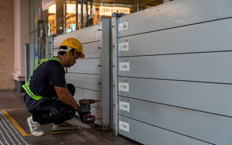 Bereits seit Tagen bereitet sich Hongkong auf den Taifun vor.  - Foto: Vernon Yuen/Nexpher via ZUMA Press Wire/dpa