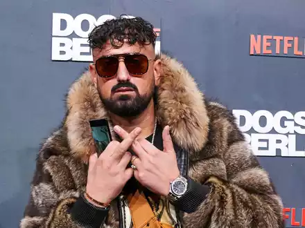 Der Rapper Haftbefehl bekommt eine Doku - der Film ist keine bedingungslose Huldigung des 39-jährigen Aykut Anhan. (Archivbild) - Foto: Annette Riedl/dpa