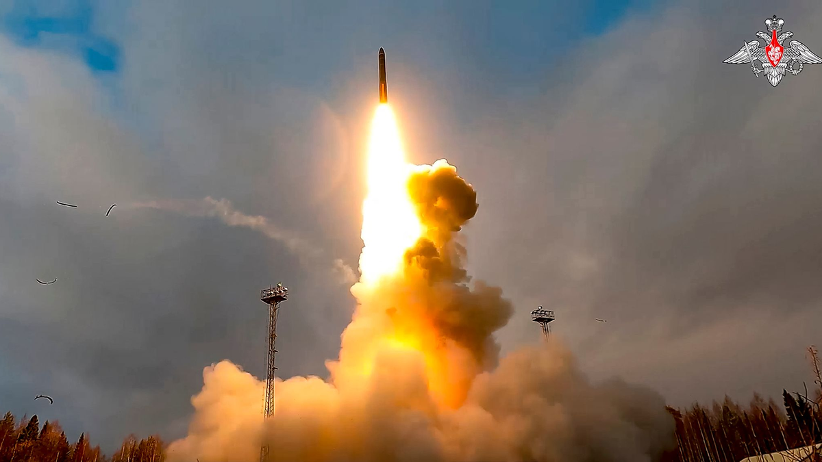Russland ist bereit, sich ein Jahr lang weiter an die Begrenzungen seiner Atomsprengköpfe und Trägerraketen gemäß dem derzeitigen Abrüstungsvertrag New Start zu halten. (Archivbild) - Foto: Uncredited/Russian Defense Ministry Press via AP/dpa