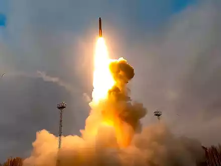 Russland ist bereit, sich ein Jahr lang weiter an die Begrenzungen seiner Atomsprengköpfe und Trägerraketen gemäß dem derzeitigen Abrüstungsvertrag New Start zu halten. (Archivbild) - Foto: Uncredited/Russian Defense Ministry Press via AP/dpa