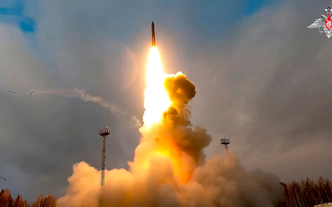 Russland ist bereit, sich ein Jahr lang weiter an die Begrenzungen seiner Atomsprengköpfe und Trägerraketen gemäß dem derzeitigen Abrüstungsvertrag New Start zu halten. (Archivbild) - Foto: Uncredited/Russian Defense Ministry Press via AP/dpa