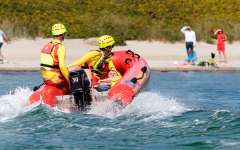 321 Menschen starben bis zum Stichtag 15. September in deutschen Gewässern - laut DLRG weniger als ein Jahr zuvor. (Symbolbild) - Foto: Markus Scholz/dpa
