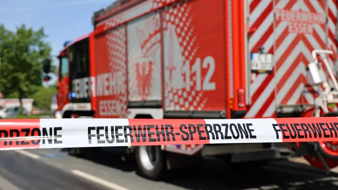 FW-E: Austritt einer chemischen Flüssigkeit in Schwimmbad - eine Person verletzt - Bild: presseportal.de