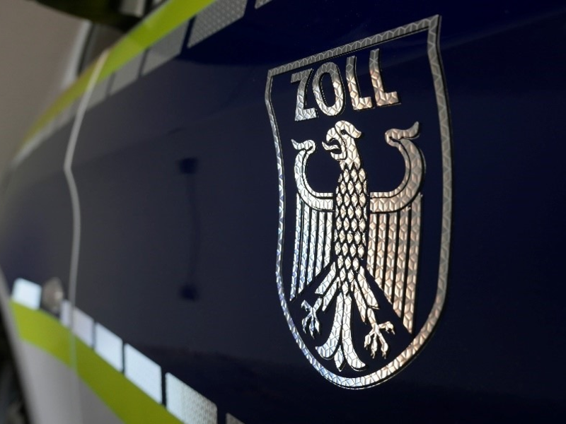 HZA-RO: AuslÀndischer Kellner ohne Arbeitserlaubnis in Restaurant im Landkreis Berchtesgadener Land / ZOLL leitet Ermittlungsverfahren ein - Foto: presseportal.de