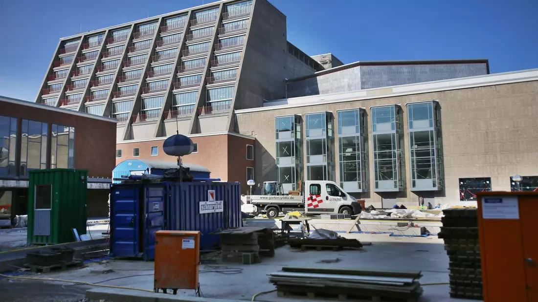 Die Sanierung der Kölner Oper kostet mehr als die gesamte Hamburger Elbphilharmonie. (Archivbild) - Bild: picture alliance / dpa