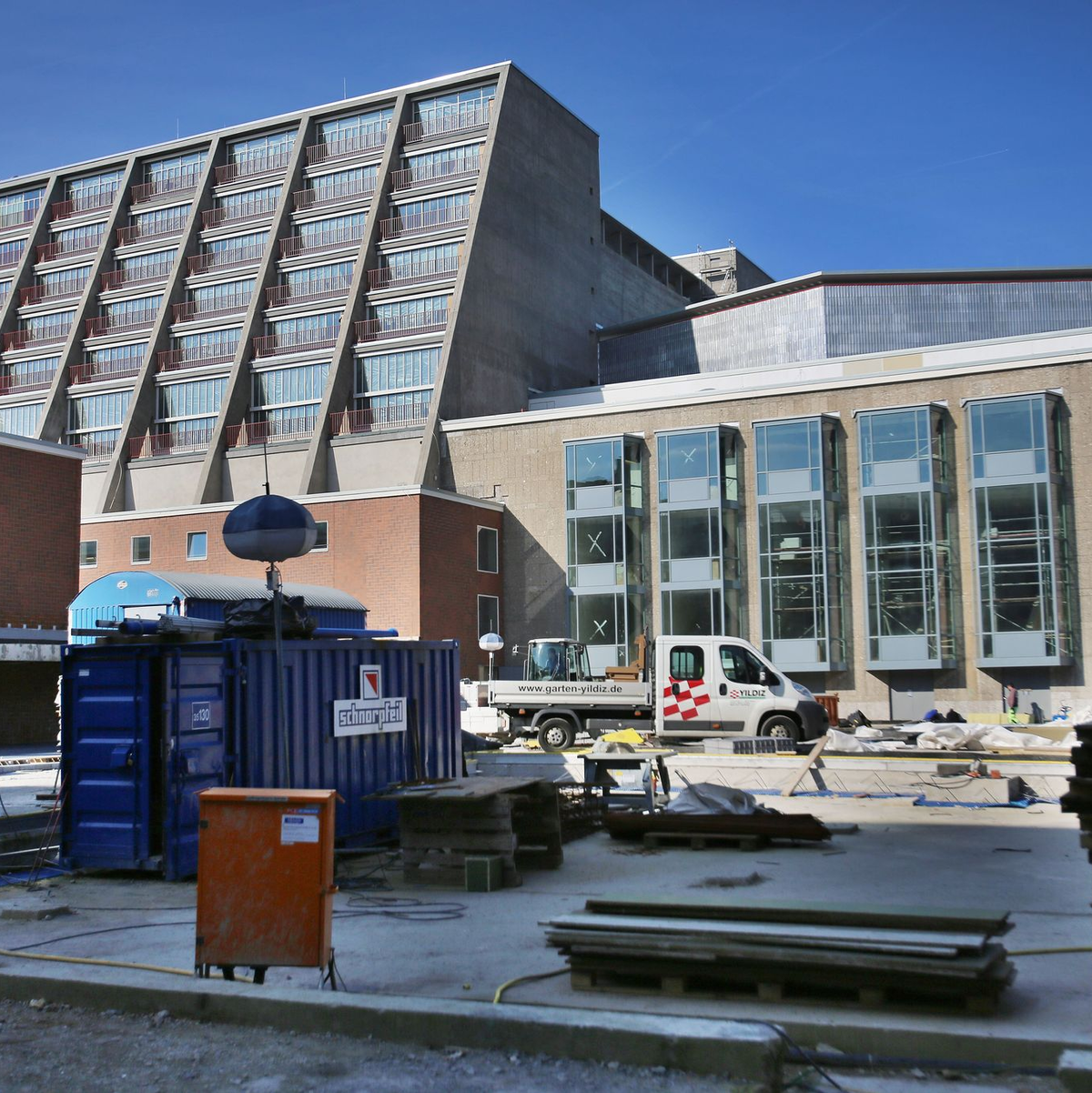 Die Sanierung der Kölner Oper kostet mehr als die gesamte Hamburger Elbphilharmonie. (Archivbild) - Foto: picture alliance / dpa