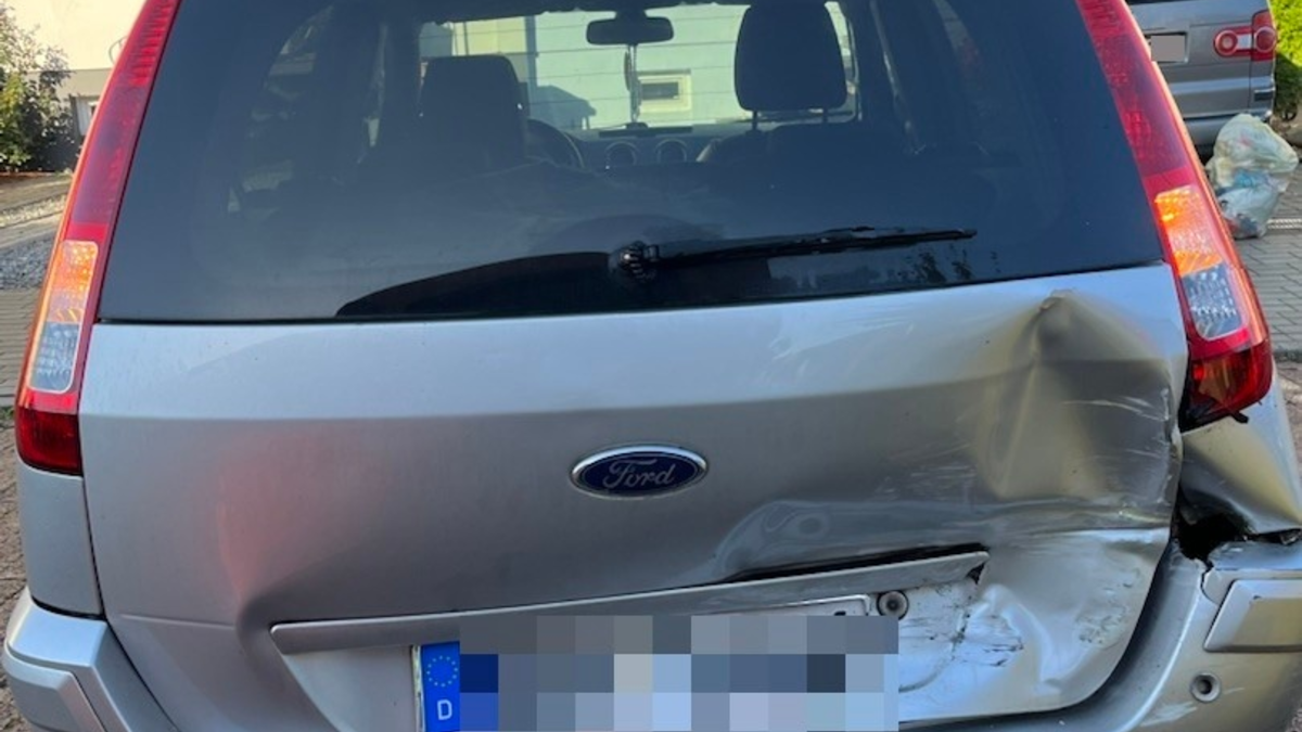 POL-STD: Stade: Unfall beim Ausparken - eine Leichtverletzte - Foto: presseportal.de