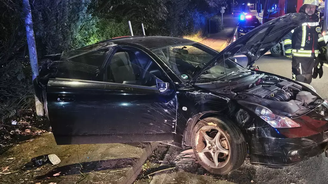 FW-EN: Alleinunfall durch PKW - Bild: presseportal.de