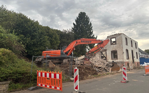 POL-PDWIL: Sachbeschädigung an einem Bagger - Foto: presseportal.de