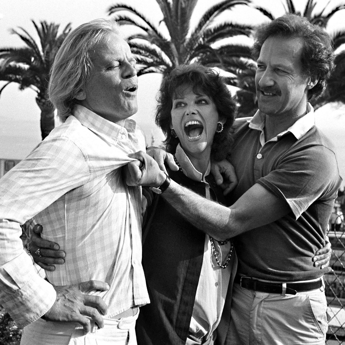 Claudia Cardinale 1982 bei den Filmfestspielen von Cannes mit Klaus Kinski und Werner Herzog.  - Foto: --/AP/dpa
