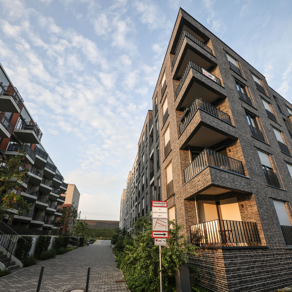 Eigentumswohnungen kosteten im zweiten Quartal im Durchschnitt mehr als ein Jahr zuvor. - Foto: Oliver Berg/dpa