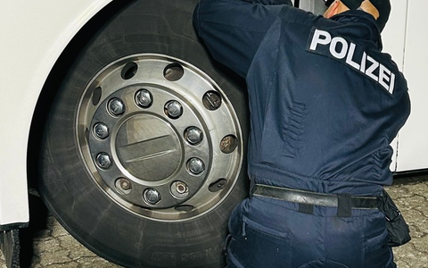 POL-WI: +++ Gemeinsame Kontrolle von Zoll, Polizei und Veterinäramt: Reisebusse mit erheblichen Verstößen gestoppt +++ - Foto: presseportal.de