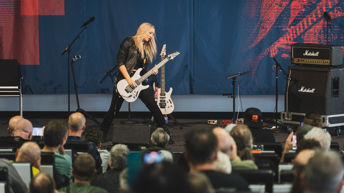 Wenn Gitarren-Träume wahr werden / Guitar Summit verwandelt Mannheim in Europas Gitarren-Hauptstadt - Foto: presseportal.de