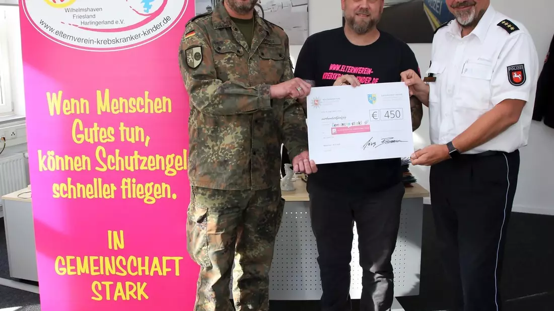 POL-WHV: Gemeinsame Spendenübergabe an den Elternverein für krebskranke Kinder - Bild: presseportal.de