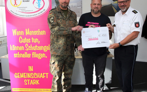 POL-WHV: Gemeinsame Spendenübergabe an den Elternverein für krebskranke Kinder - Foto: presseportal.de