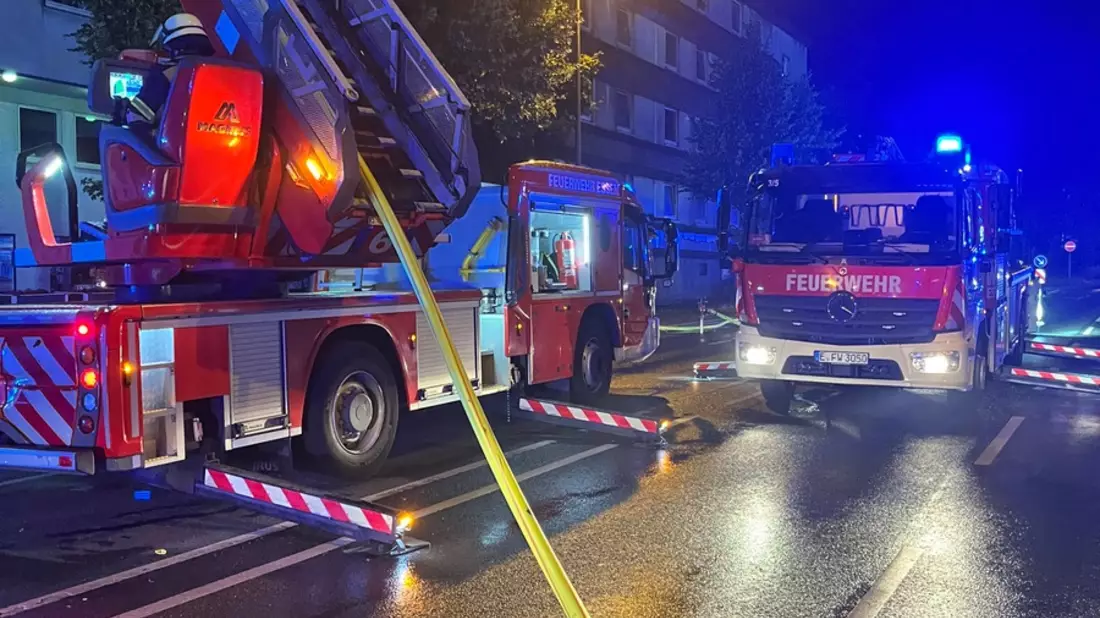 FW-EN: Wasserrohrbruch unter der Bochumer Straße - Bild: presseportal.de