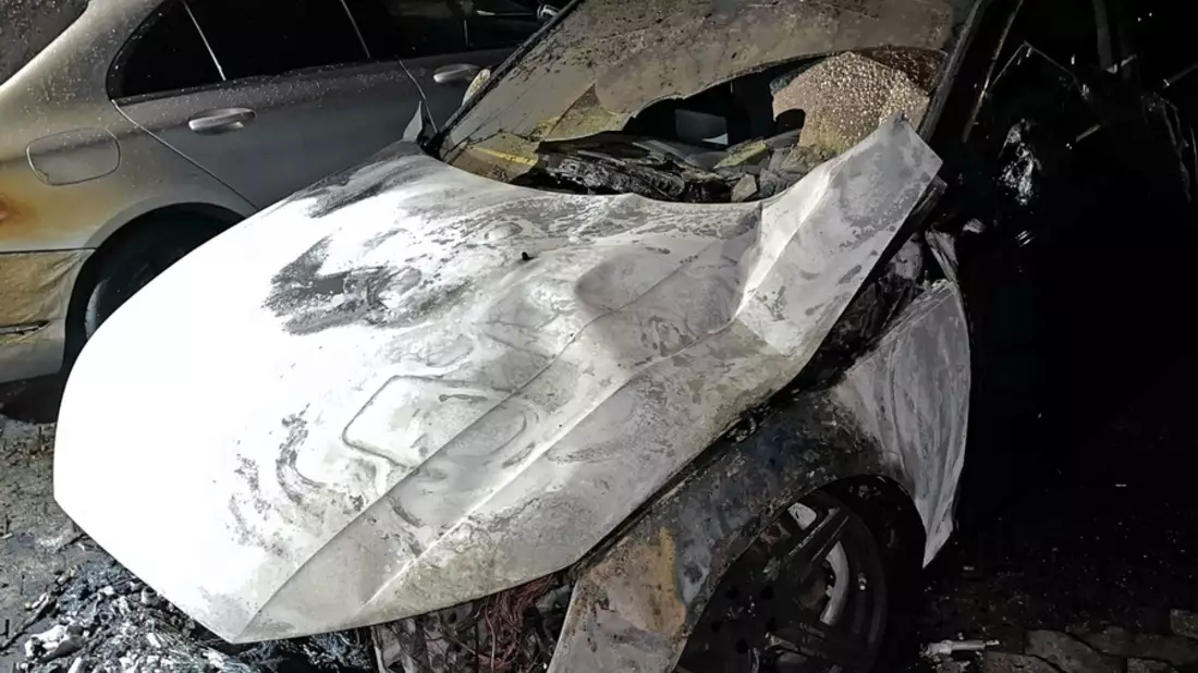 POL-ME: Autos in Brand: Polizei geht von Brandstiftung aus - 2509114 - Bild: presseportal.de