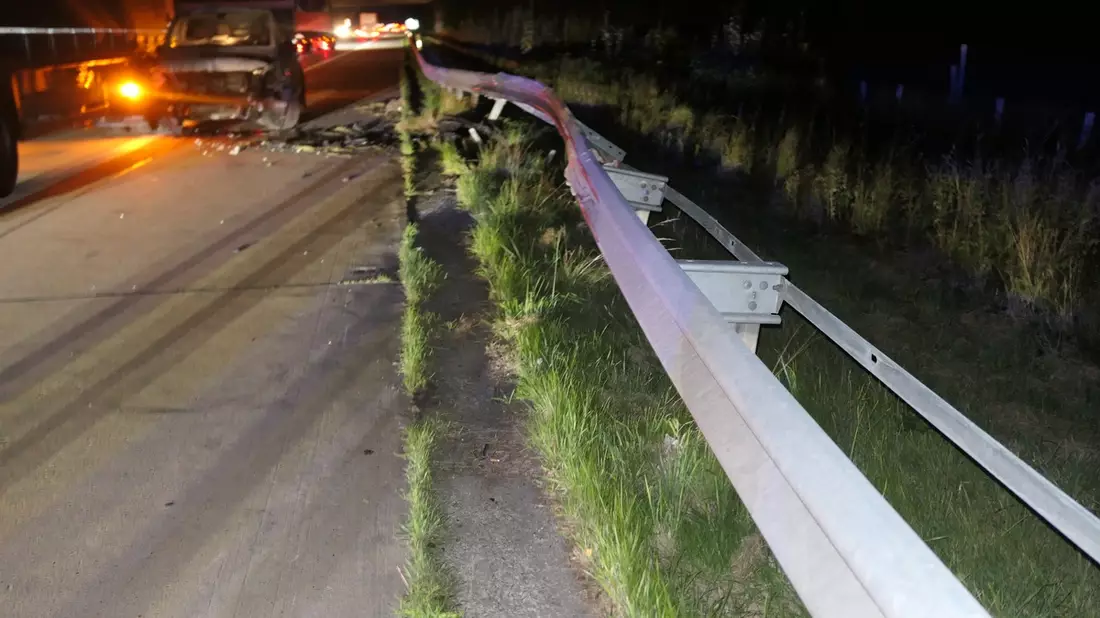 POL-DEL: Autobahnpolizei Ahlhorn: Verkehrsunfall mit hohem Sachschaden auf der Autobahn 1 in Harpstedt - Bild: presseportal.de