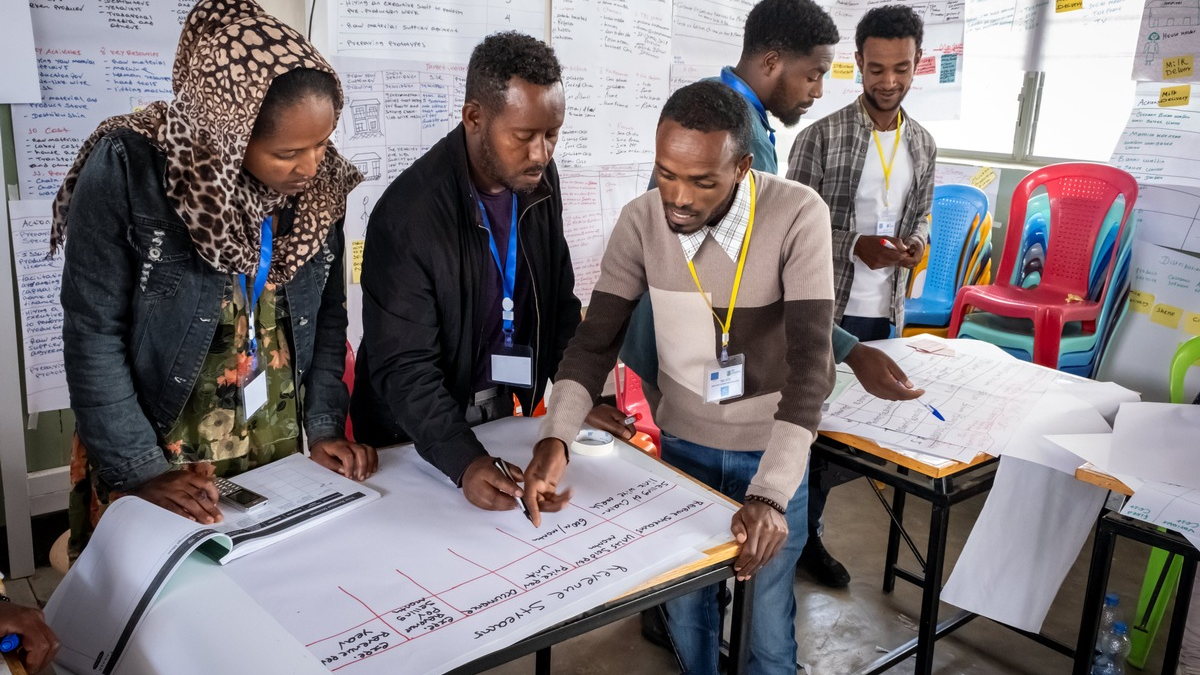 Neue Perspektiven statt Arbeitslosigkeit: Stiftung Menschen für Menschen fördert junge Gründerinnen und Gründer in Äthiopien - Foto: presseportal.de