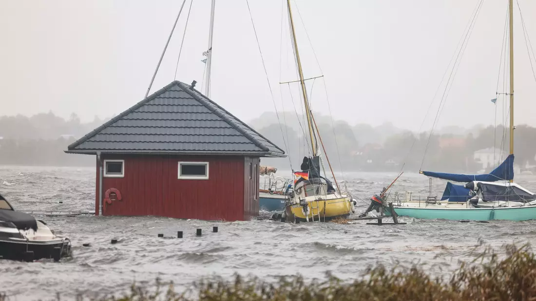 Die Wetterexperten rechnen mit heftigeren Sturmfluten an Nord- und Ostsee. (Archivfoto) - Bild: Frank Molter/dpa