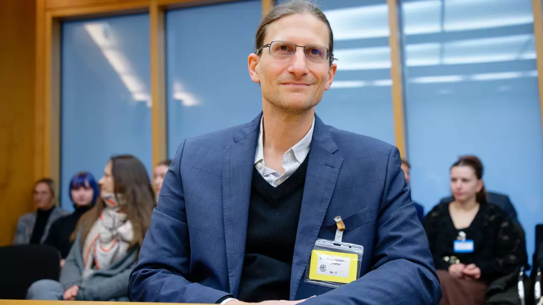 Abdur-Rahman El-Khadra wehrt sich am Bundesgerichtshof (BGH) gegen die Kündigung seines Mietvertrags.  - Bild: Uwe Anspach/dpa