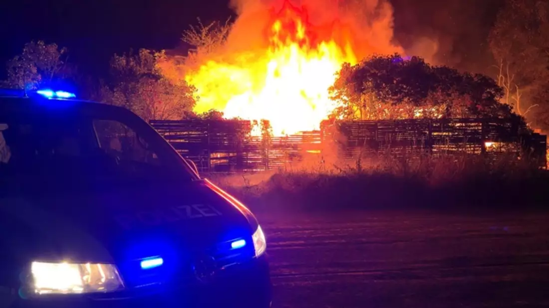 POL-HK: Dorfmark: Brand einer Gartenlaube (Foto anbei) - Bild: presseportal.de