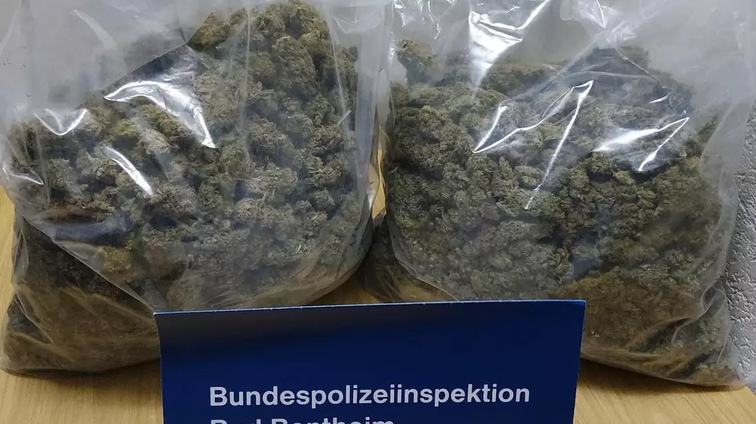 BPOL-BadBentheim: Drogenschmuggler nach Verfolgungsfahrt gefasst - Bild: presseportal.de