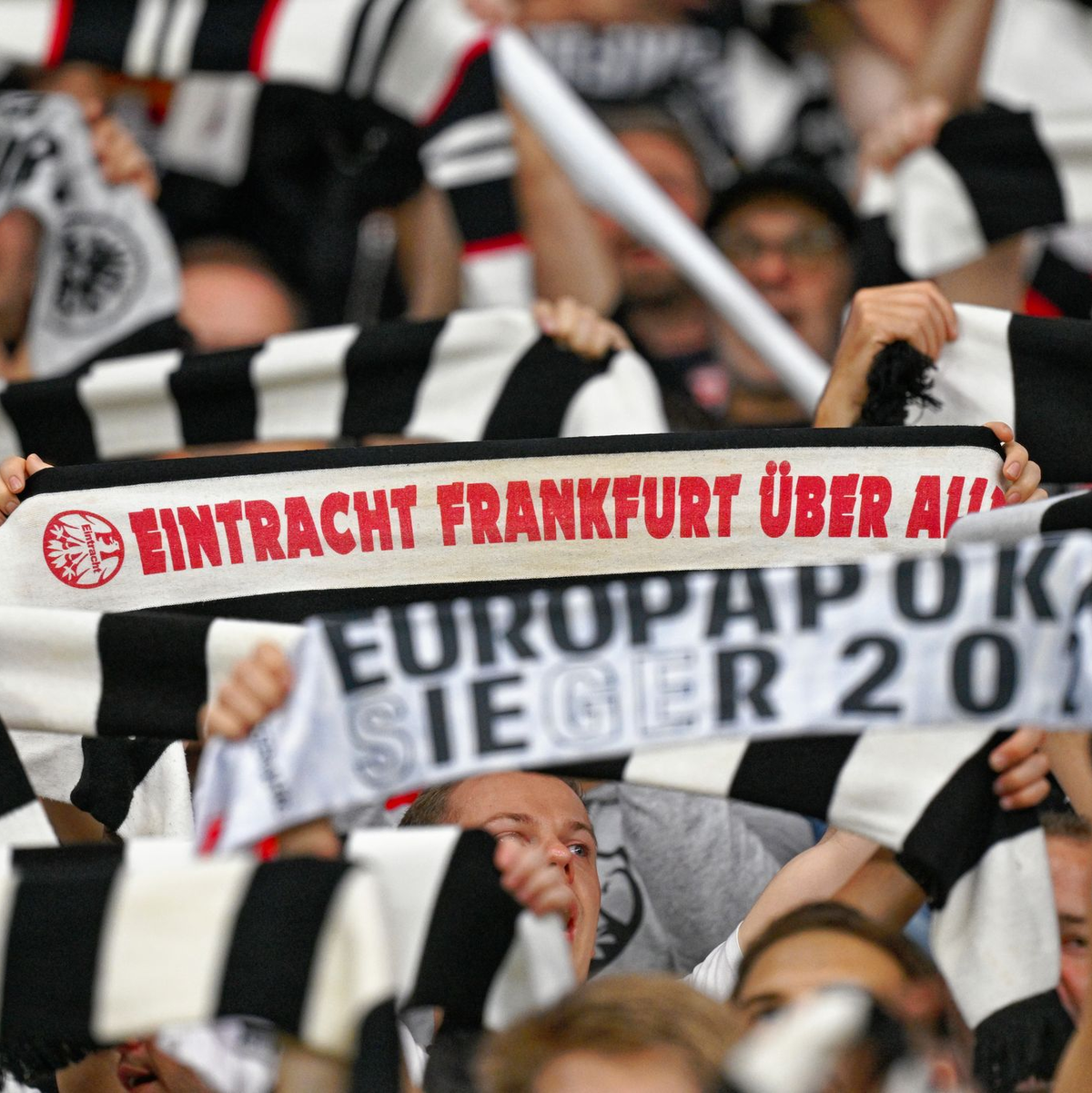 Frankfurter Fans sollen in Neapel nicht ins Stadion kommen. - Foto: Uwe Anspach/dpa