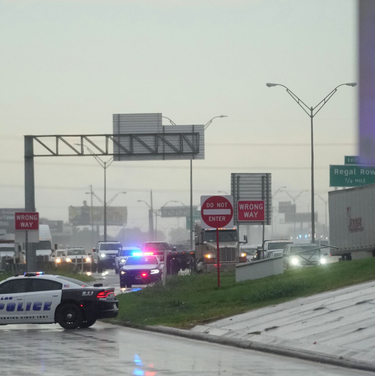 Es fielen Schüsse vor der Einwanderungsbehörde.  - Foto: Julio Cortez/AP/dpa
