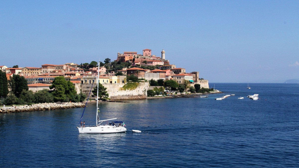 Beim Tauchen vor Elba kommt ein 80 Jahre alter deutscher Urlauber ums Leben. (Archivbild) - Foto: Bernhard Krieger/dpa-tmn