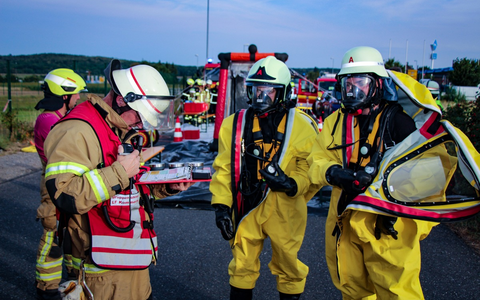 FW Mechernich: Briefumschlag im Zustellstützpunkt der Deutschen Post Mechernich löst Gefahrguteinsatz aus - Foto: presseportal.de
