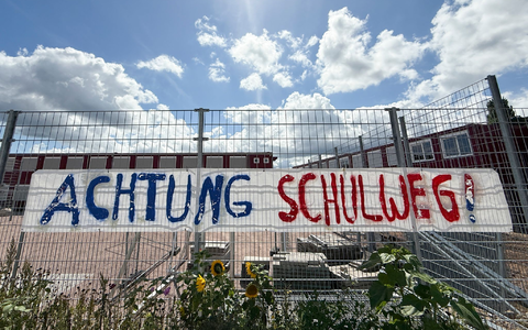 Die Zahl der Unfälle auf dem Schulweg ist gestiegen. (Archiv) - Foto: Christian Charisius/dpa