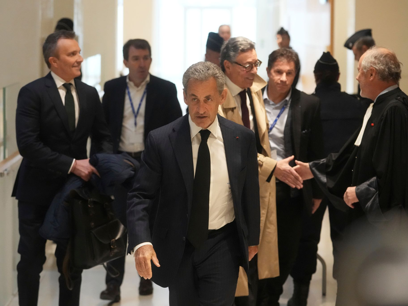 In mehreren Verfahren lieferte Sarkozy sich in den vergangenen Jahren einen Streit mit der Justiz. (Archivbild) - Foto: Thibault Camus/AP/dpa