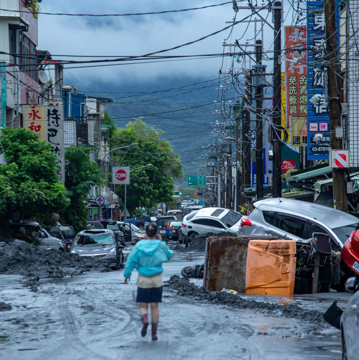 In Taiwan lief ein Staudamm über, was zu schweren Schäden und Todesopfern führte.  - Foto: Cheng-Chia Huang/ZUMA Press Wire/dpa