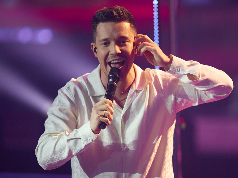 Sänger Nico Santos. - Foto: Joerg Carstensen/dpa