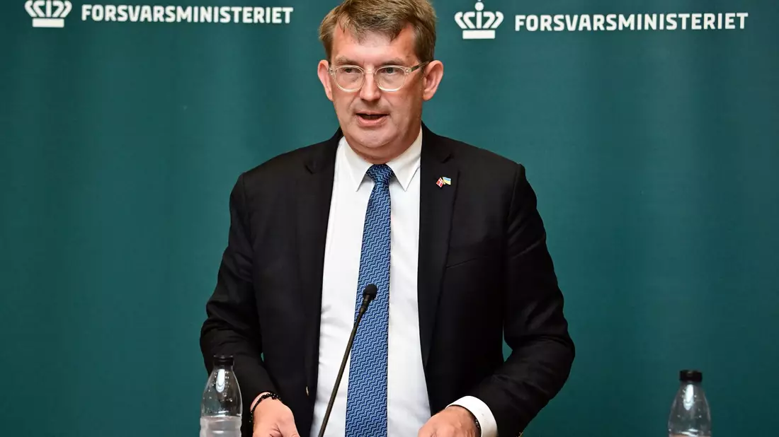 Dänemarks Verteidigungsminister Troels Lund Poulsen äußerte sich auf einer Pressekonferenz mit Justizminister Peter Hummelgaard. (Archivbild) - Bild: Tobias Schwarz/AFP POOL/dpa